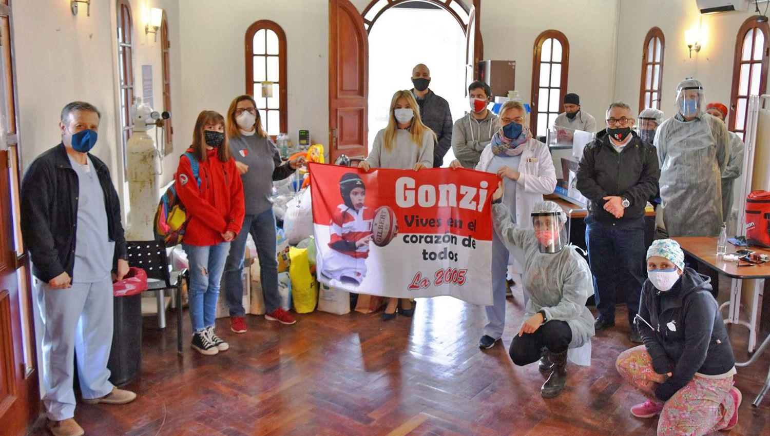 Representantes del Santiago Lawn Tennis Club hicieron entrega de las donaciones a autoridades del Cepsi 