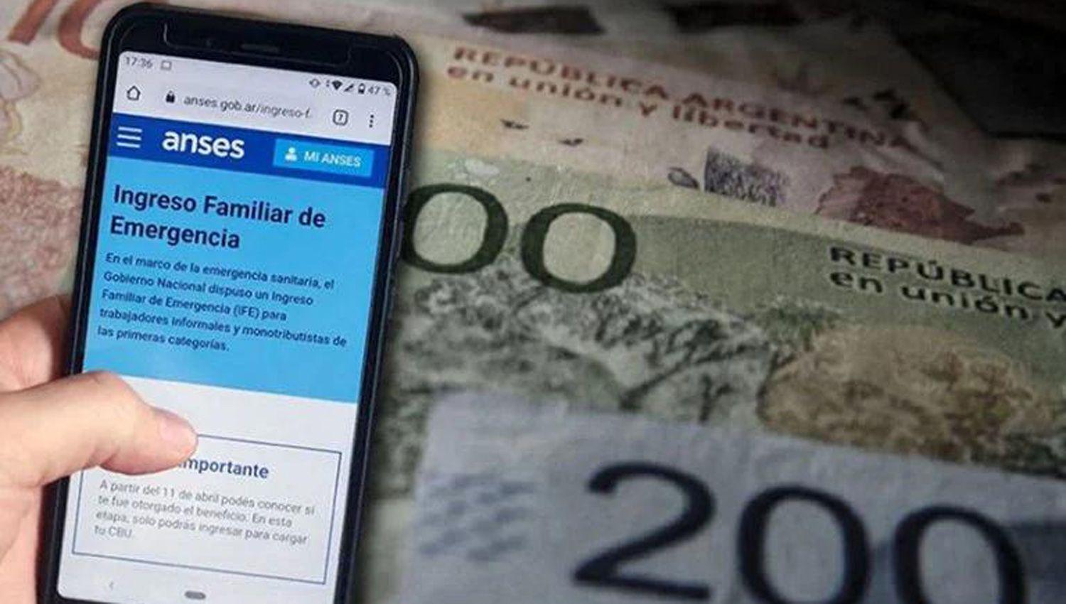 Denuncian estafas con el  cobro del IFE en todo el paiacutes