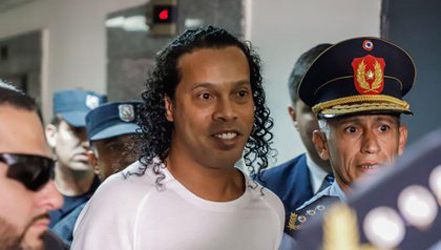 Ronaldinho fue beneficiado por el pedido de suspensión
condicional del procedimiento que fue concecido por la Justicia