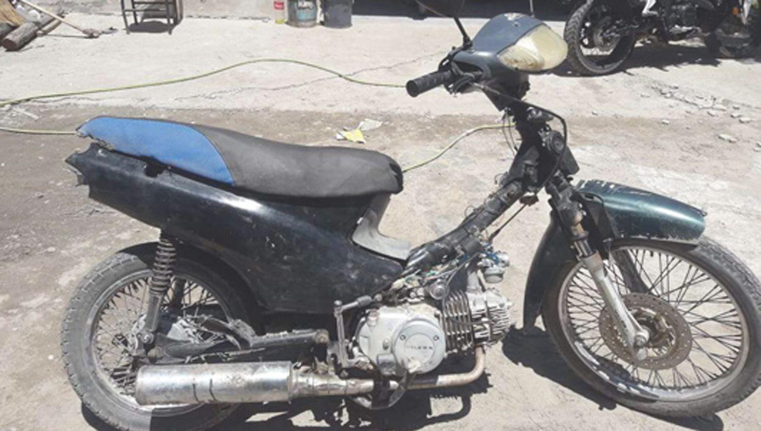 Un adolescente fue demorado al circular en una motocicleta robada