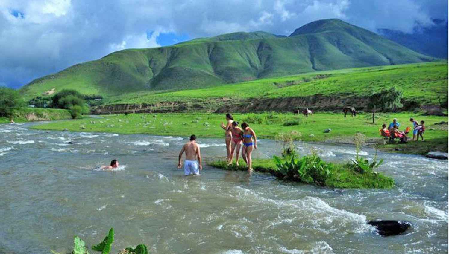 Recomiendan cuatro riacuteos para pasar el diacutea en Tafiacute del Valle