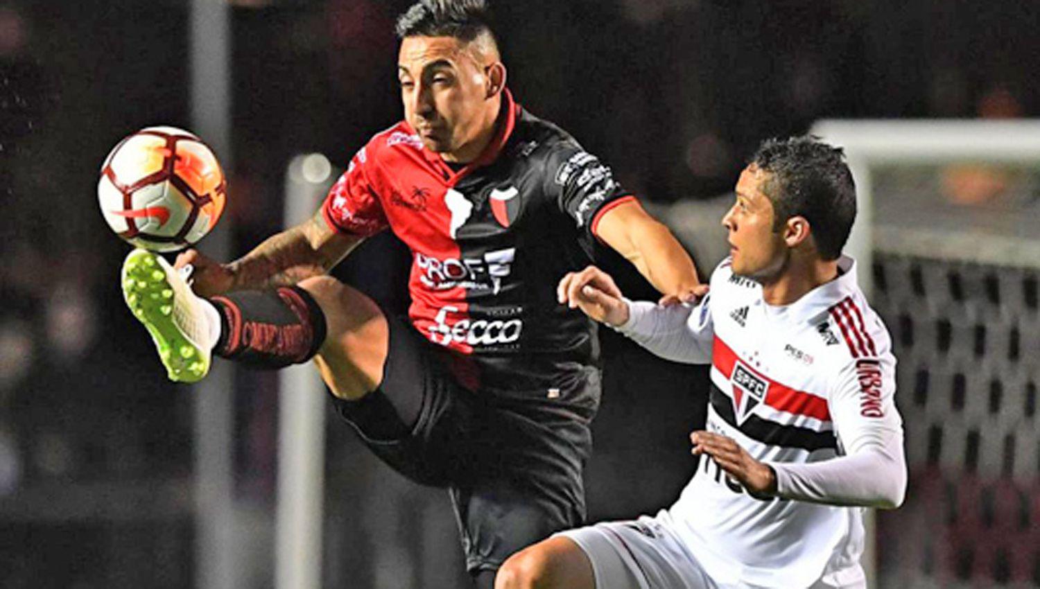 Coloacuten de Santa Fe viaja a Paranaacute para jugar con Patronato