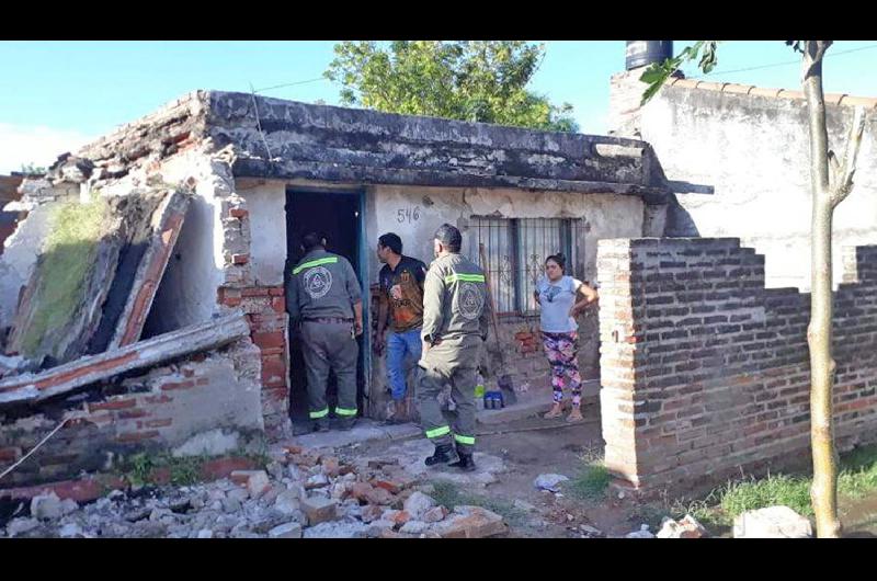 La intensa tormenta dejoacute calles anegadas y aacuterboles caiacutedos