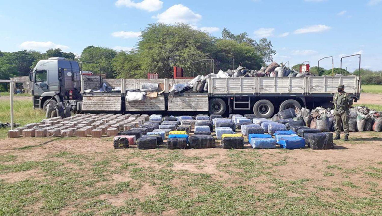 Secuestran casi dos toneladas de hojas de coca de contrabando en la ruta nacional 16