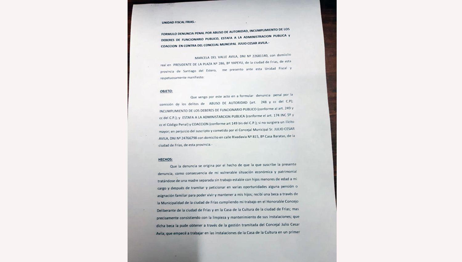 Una mujer denuncioacute a un concejal acusaacutendolo de  cinco delitos y fue separado del bloque oficialista