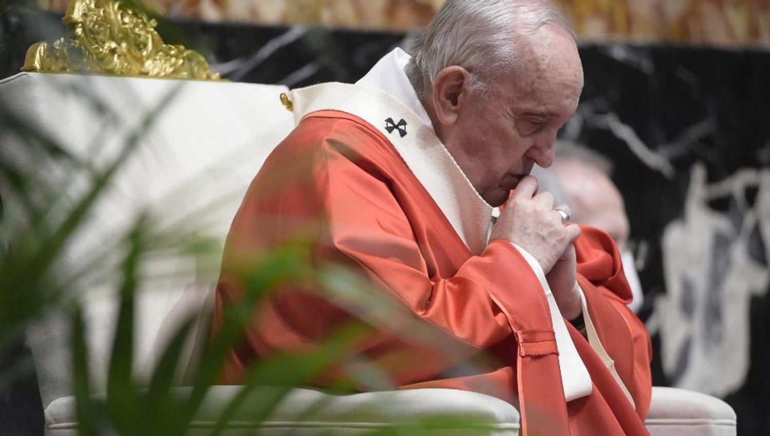 Francisco celebroacute la misa del Domingo de Ramos ante un muy reducido grupo de fieles