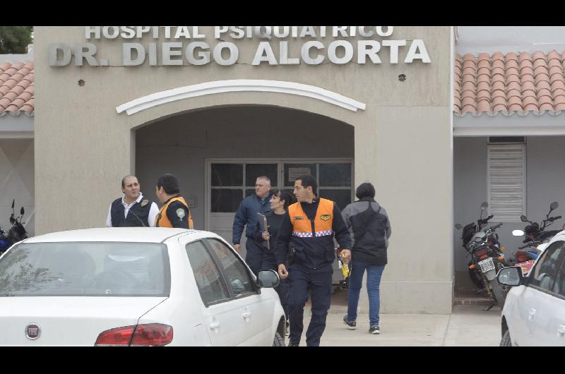 Investigan a una mujer por un intento de asalto y agresiones contra una empleada de comercio