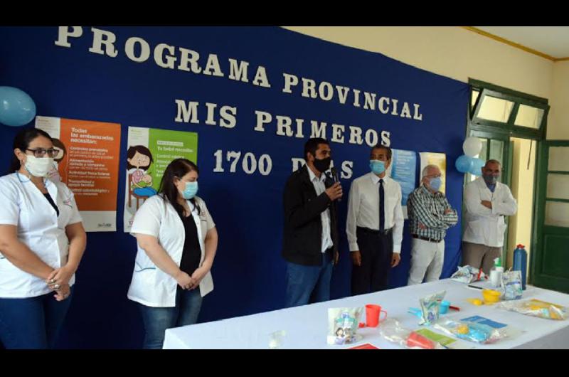 Presentacioacuten del Programa ldquoMis primeros 1700 diacuteasrdquo en la localidad de Tiacuteo Pozo