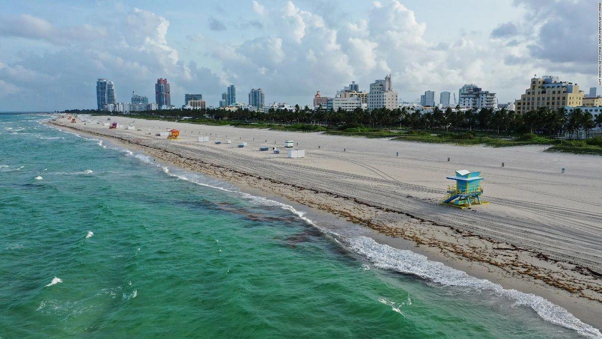 La playa de Miami Beach funcionaraacute como vacunatorio anti-Covid y esperan gran afluencia de joacutevenes