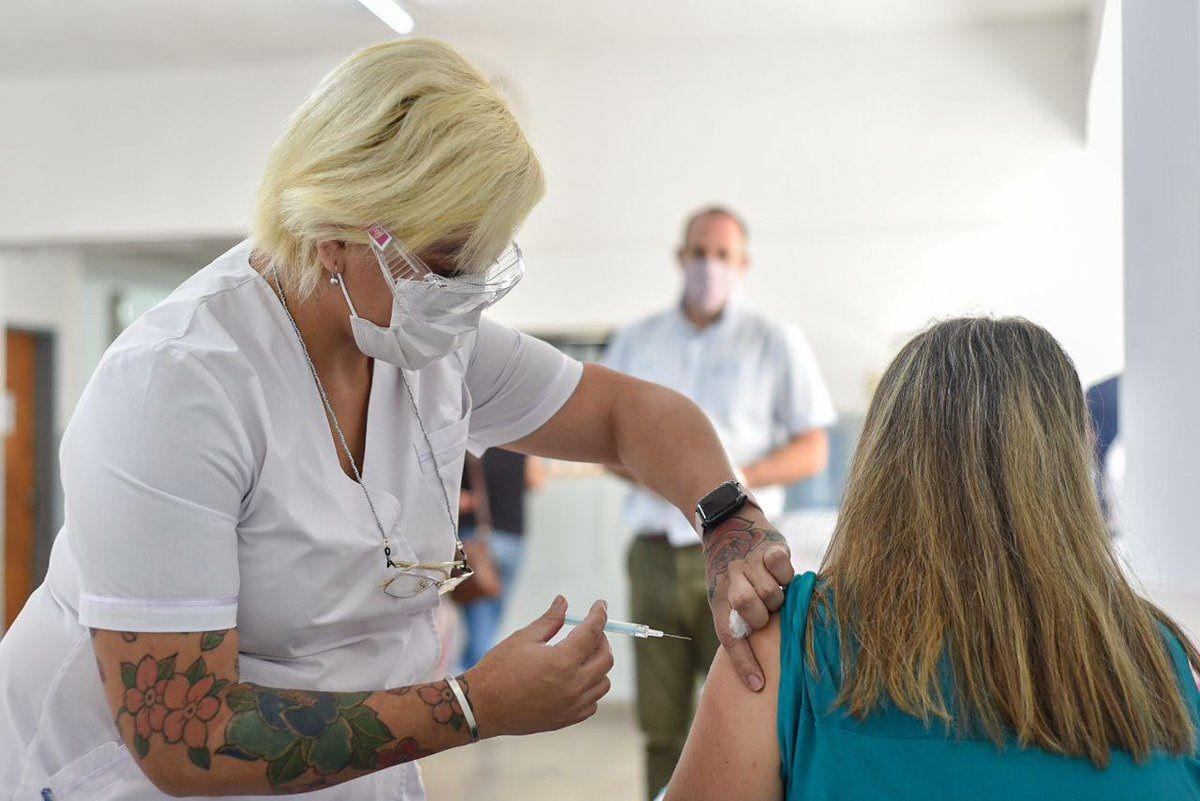 Atencioacuten docentes y no docentes- convocan a jornada de la segunda dosis de Sinopharm