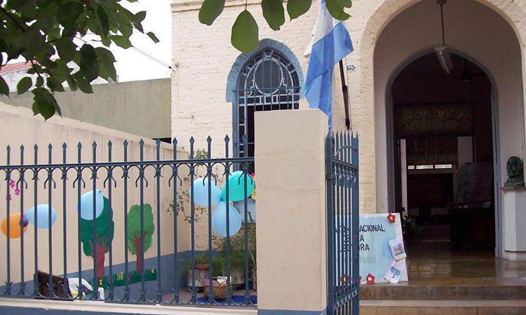 La Biblioteca Agustiacuten aacutelvarez realizaraacute un concurso de murales para valorar la paz