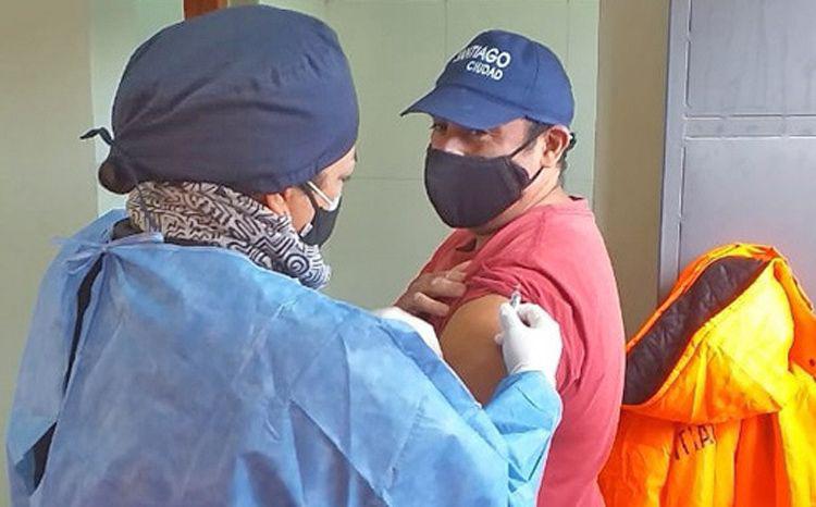 Continuacutean vacunando contra la gripe al personal de los centros operativos