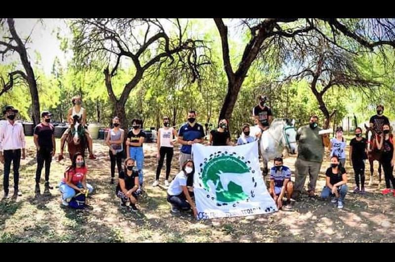 El Centro de Equinoterapia Caminando Juntos convoca a sumarse a voluntarios