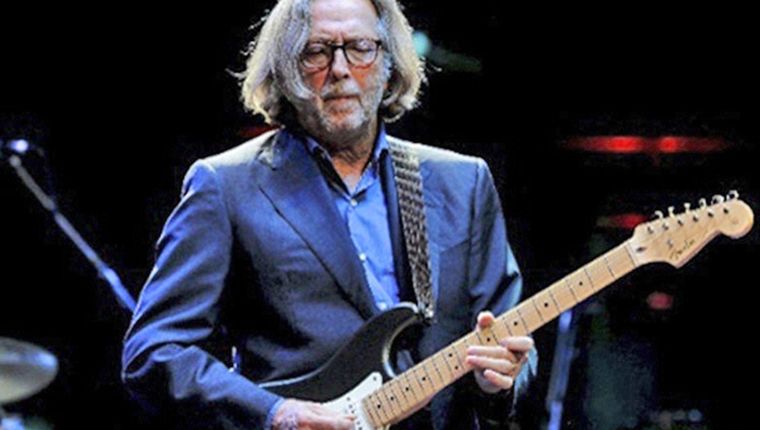 Eric Clapton se niega al uso del pase sanitario y suspenderaacute sus shows