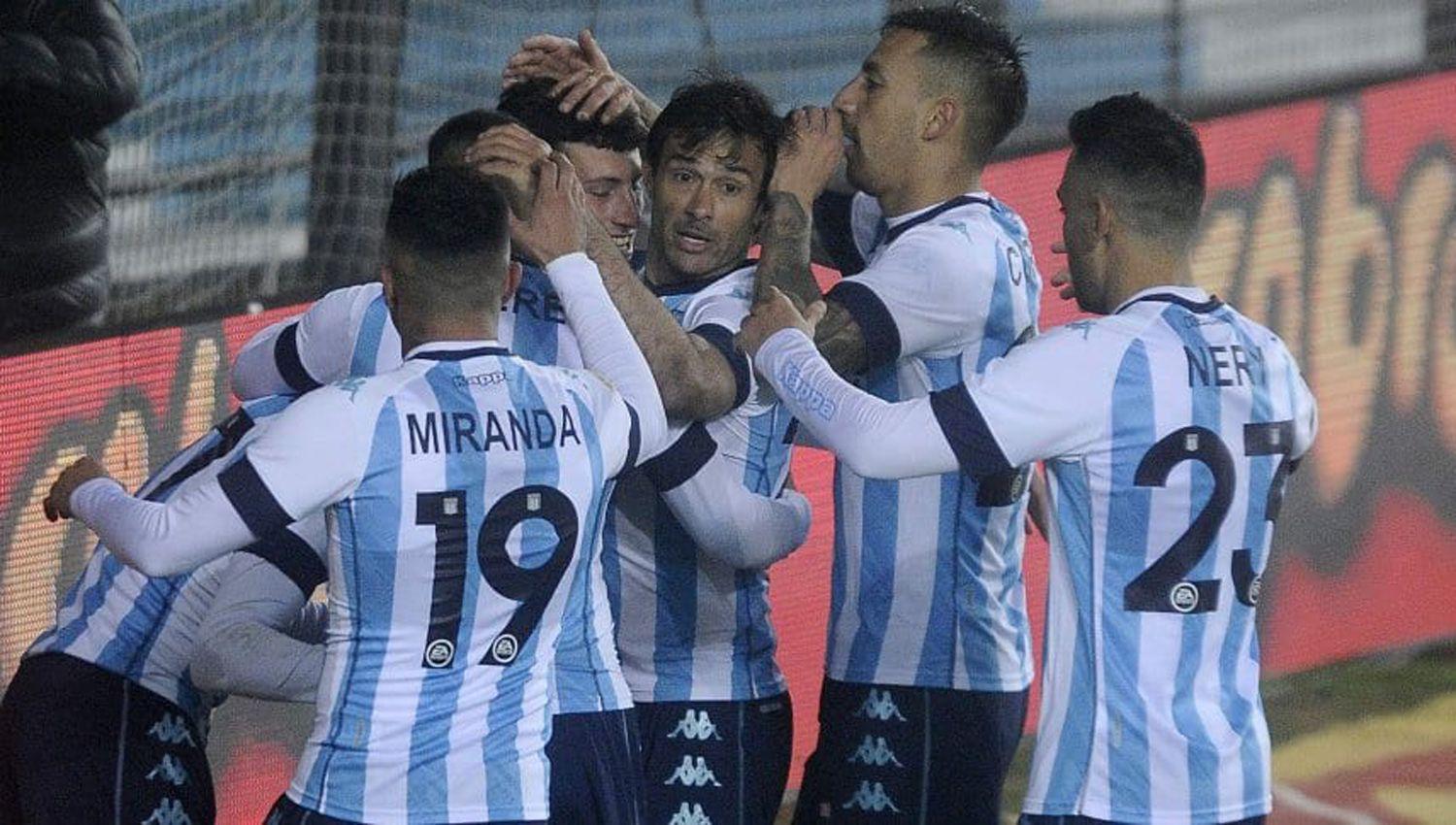 Racing se recuperoacute y sigue prendido