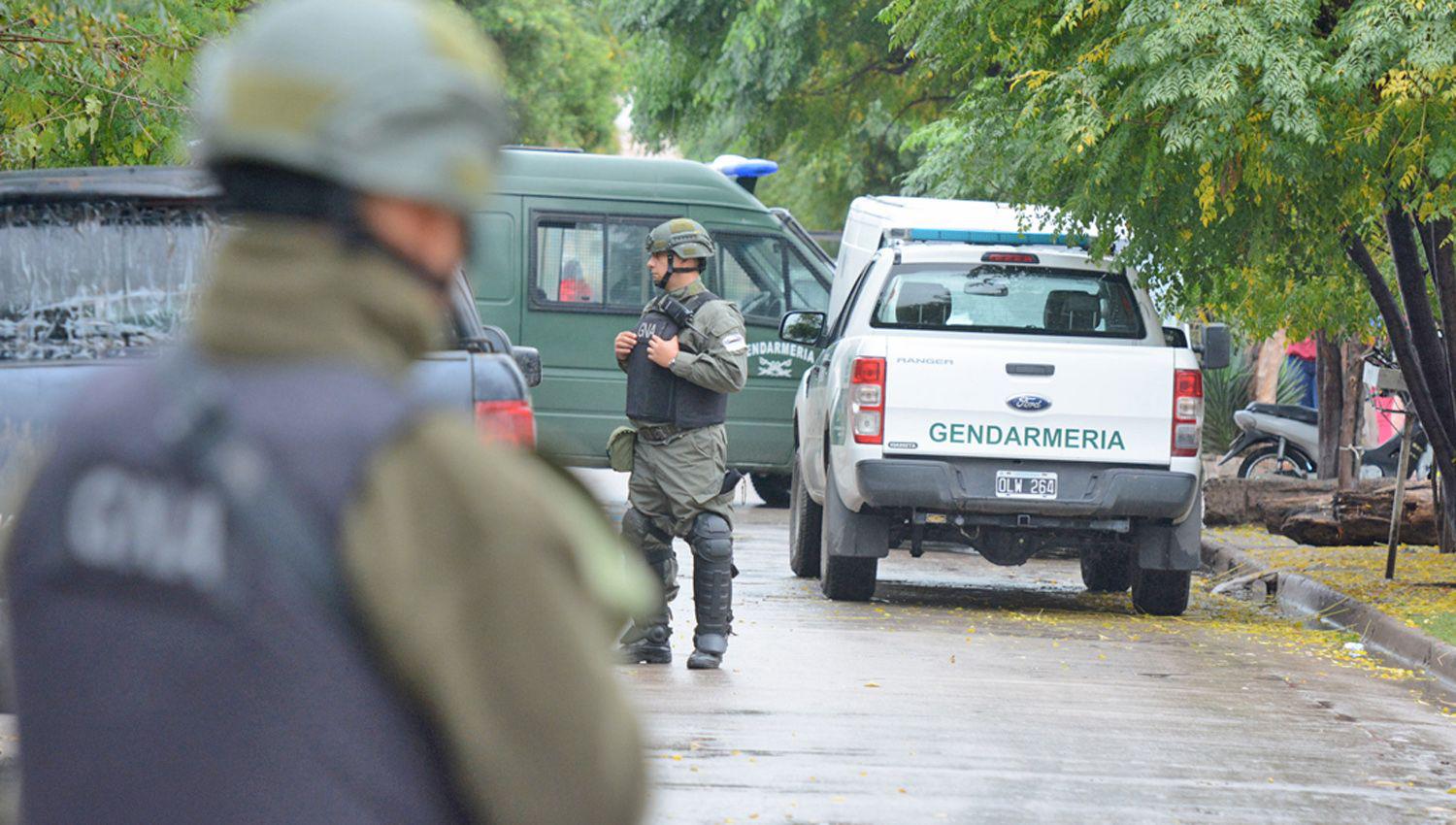 Policiacutea cae con drogas en Santiago lo procesan en Entre Riacuteos y domiciliaria pende de Tucumaacuten