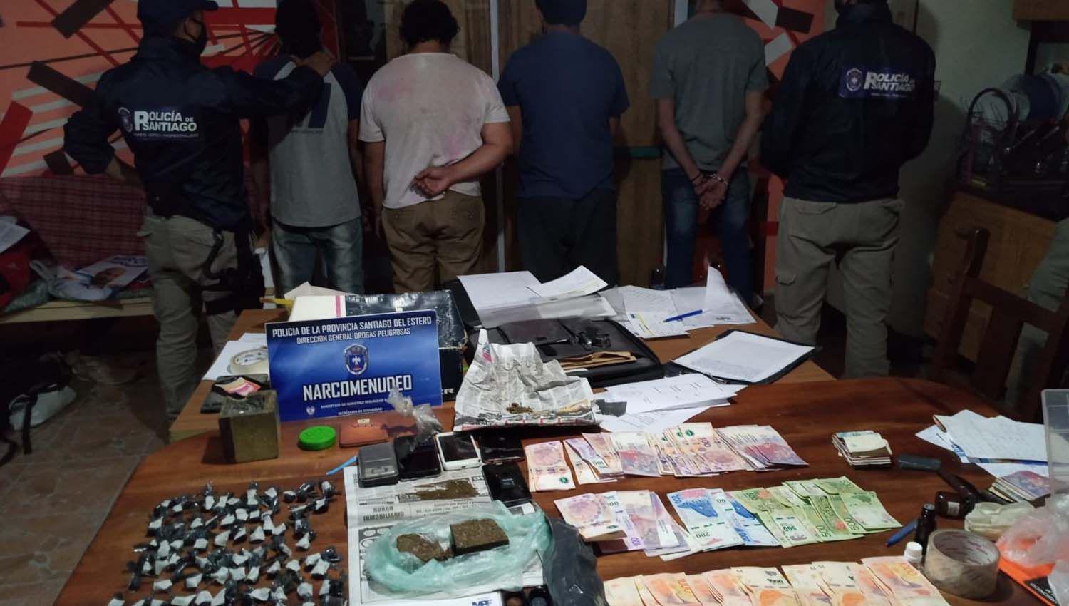 Secuestran marihuana y dinero en redada antidrogas en el barrio Juramento