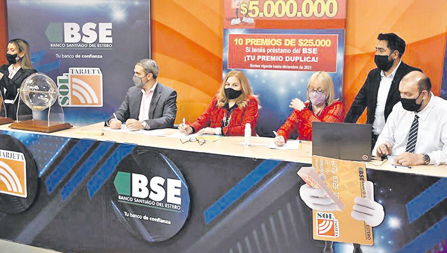 Diez usuarios de Tarjeta Sol y del BSE ganaron 425 mil pesos