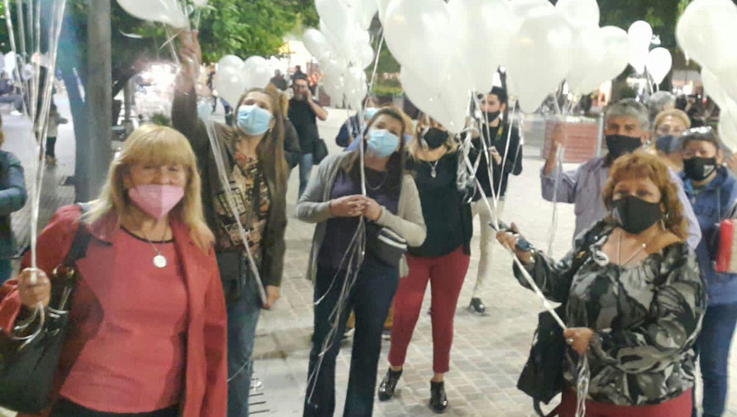 HOMENAJE También hubo suelta de globos en honor a los fallecidos