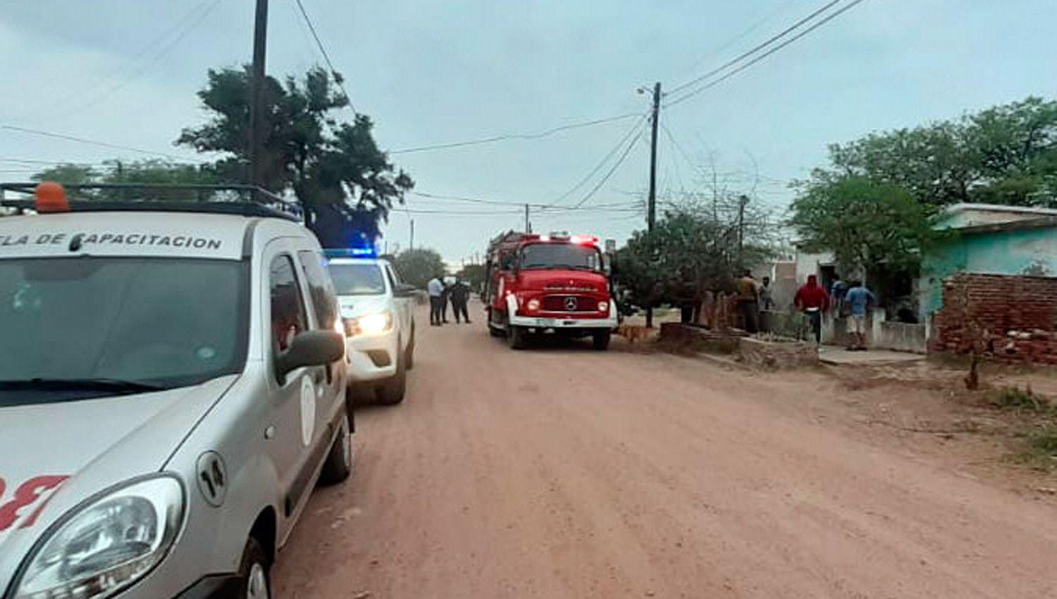 Una autobomba de los Bomberos Voluntarios logró sofocar las llamas El colchón donde descansaba la víctima fue consumido por el fuego