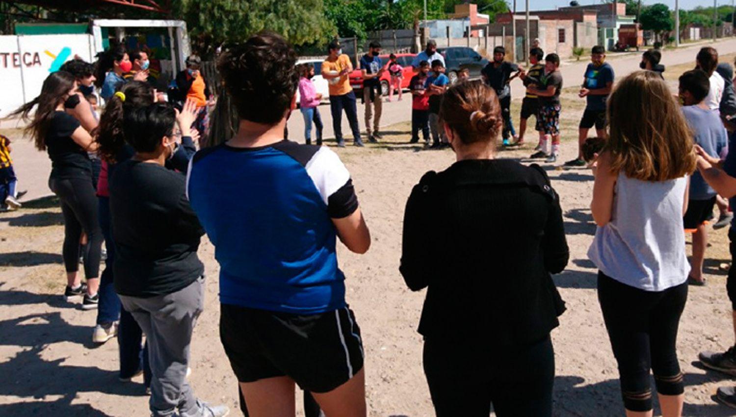 Campeonato de f�tbol y concursos en el barrio La Católica