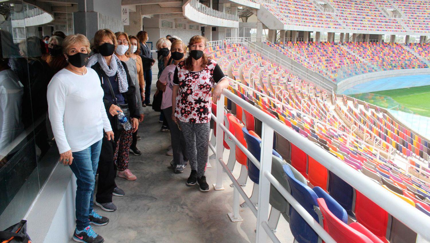 Un contingente visitó el Estadio Único Madre de Ciudades