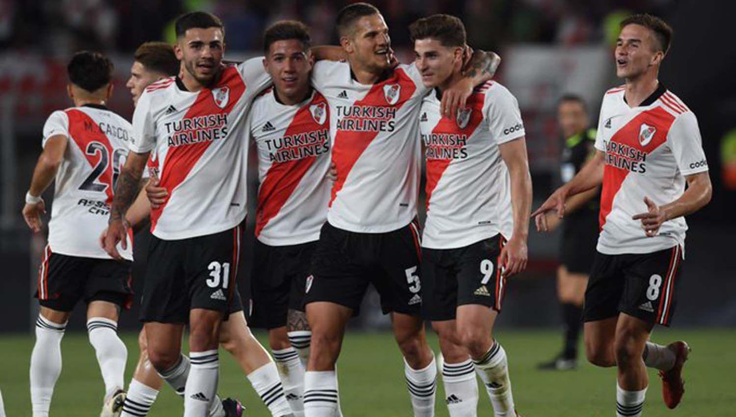 River goleoacute a Argentinos y quedoacute maacutes cerca del campeonato