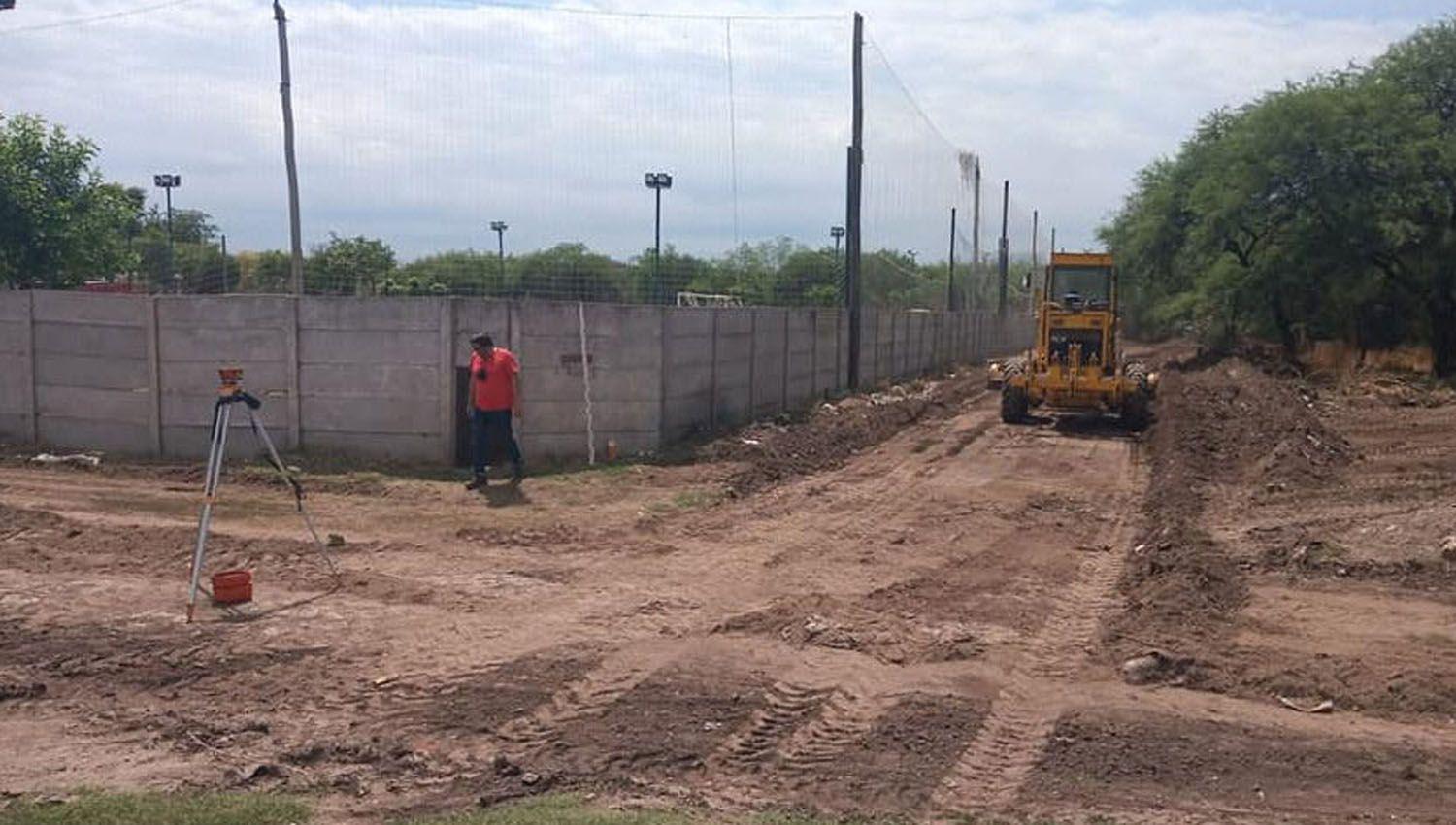 El objetivo es evitar anegamientos en el sector ante la
llegada de la temporada de intensas precipitaciones pluviales