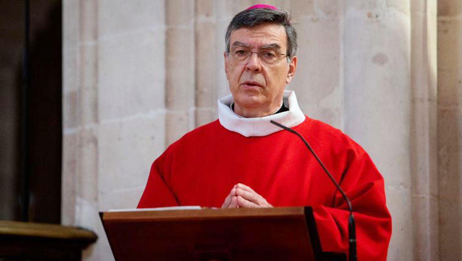 El Papa defendioacute al arzobispo de Pariacutes que tuvo una relacioacuten sentimental con una mujer