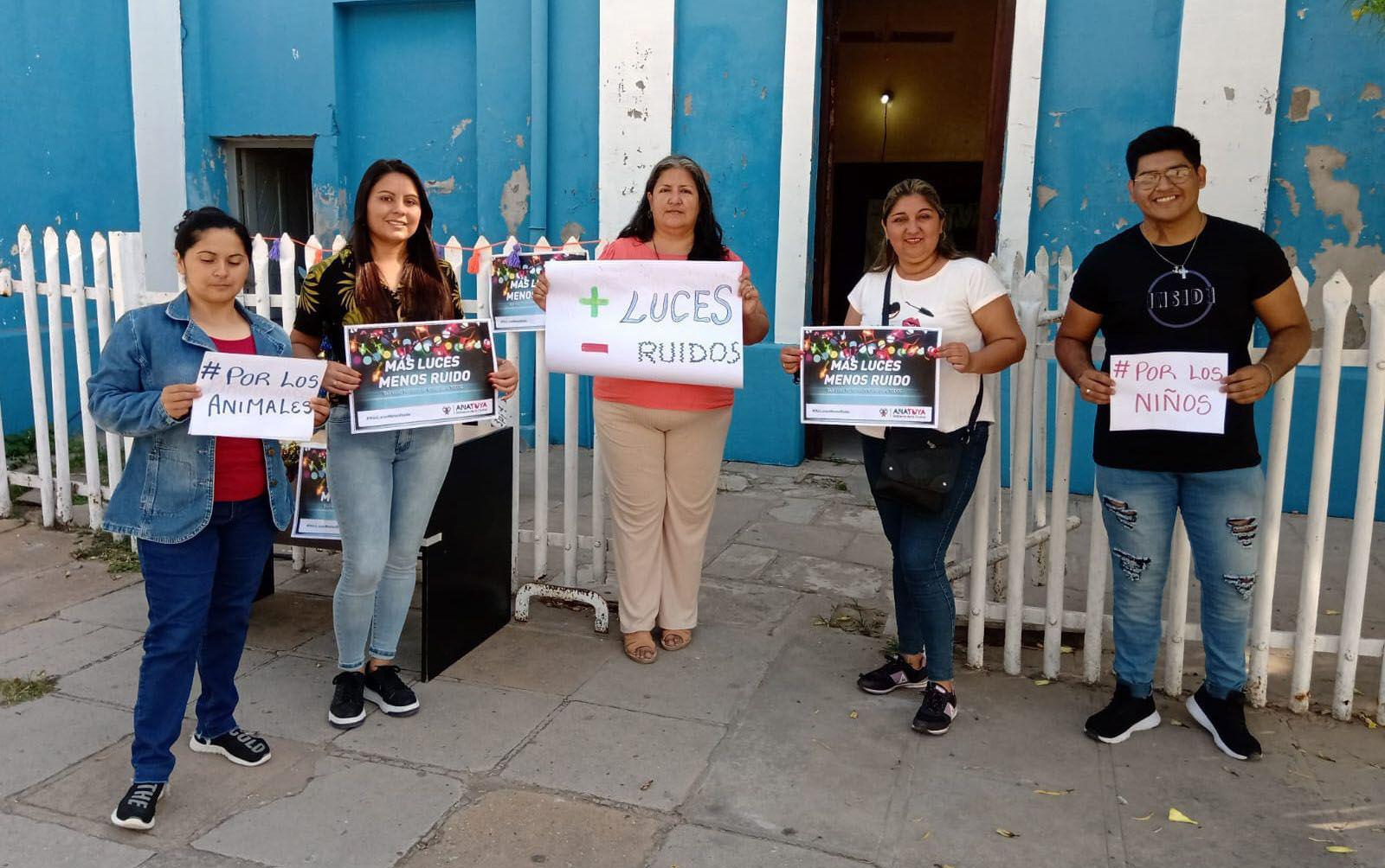 Antildeatuya impulsa la campantildea Maacutes luces menos ruido