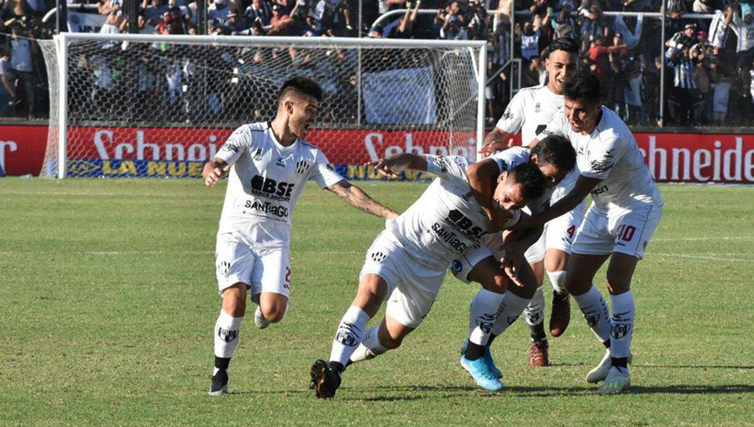 Central Coacuterdoba y Guumlemes ya conocen a sus rivales por Copa Argentina