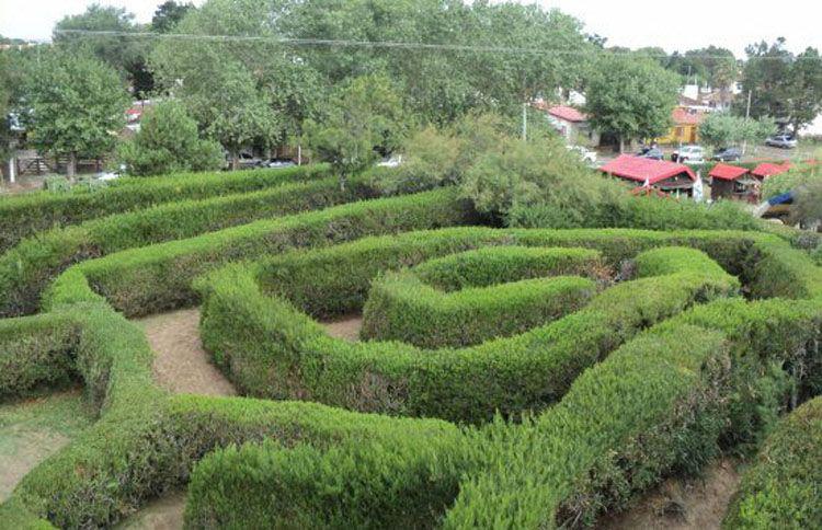 Las Toninas ofrece el parque temaacutetico Laberinto y Costa Salvaje