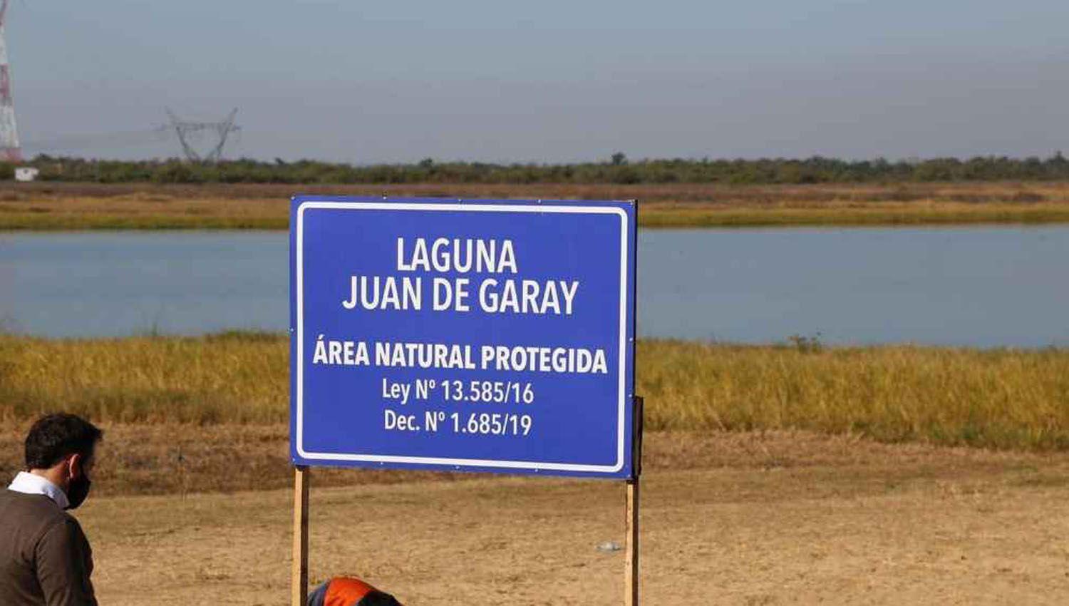 Advierten por algas toacutexicas en riacuteos y lagos de Buenos Aires Santa Fe Entre Riacuteos y Coacuterdoba