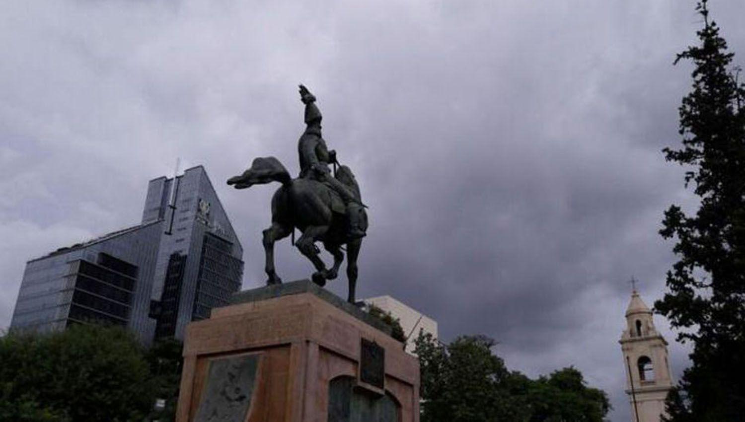 Coacutemo estaraacute el clima en Santiago en este jueves feriado