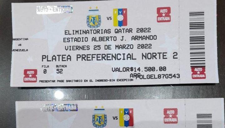 Detuvieron a un hombre por vender entradas falsas para el partido de Argentina-Venezuela