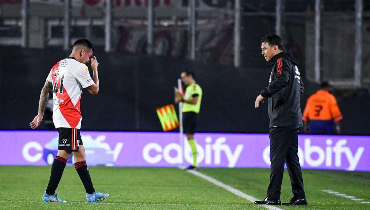 El delantero Esequiel Barco se desgarroacute y estaraacute un mes sin jugar en River