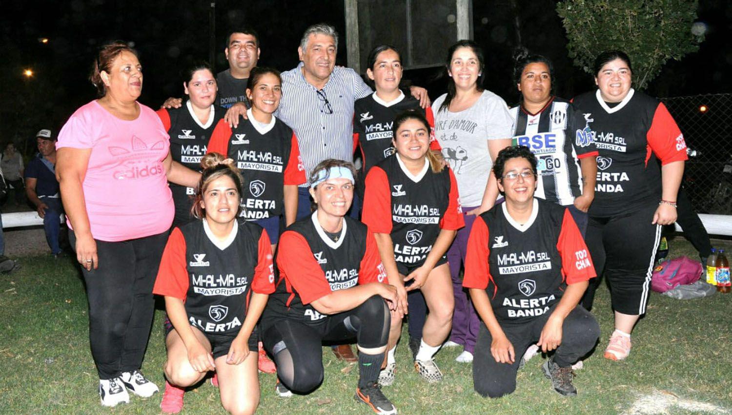 Comenzoacute con eacutexito un Torneo de Fuacutetbol Femenino municipal