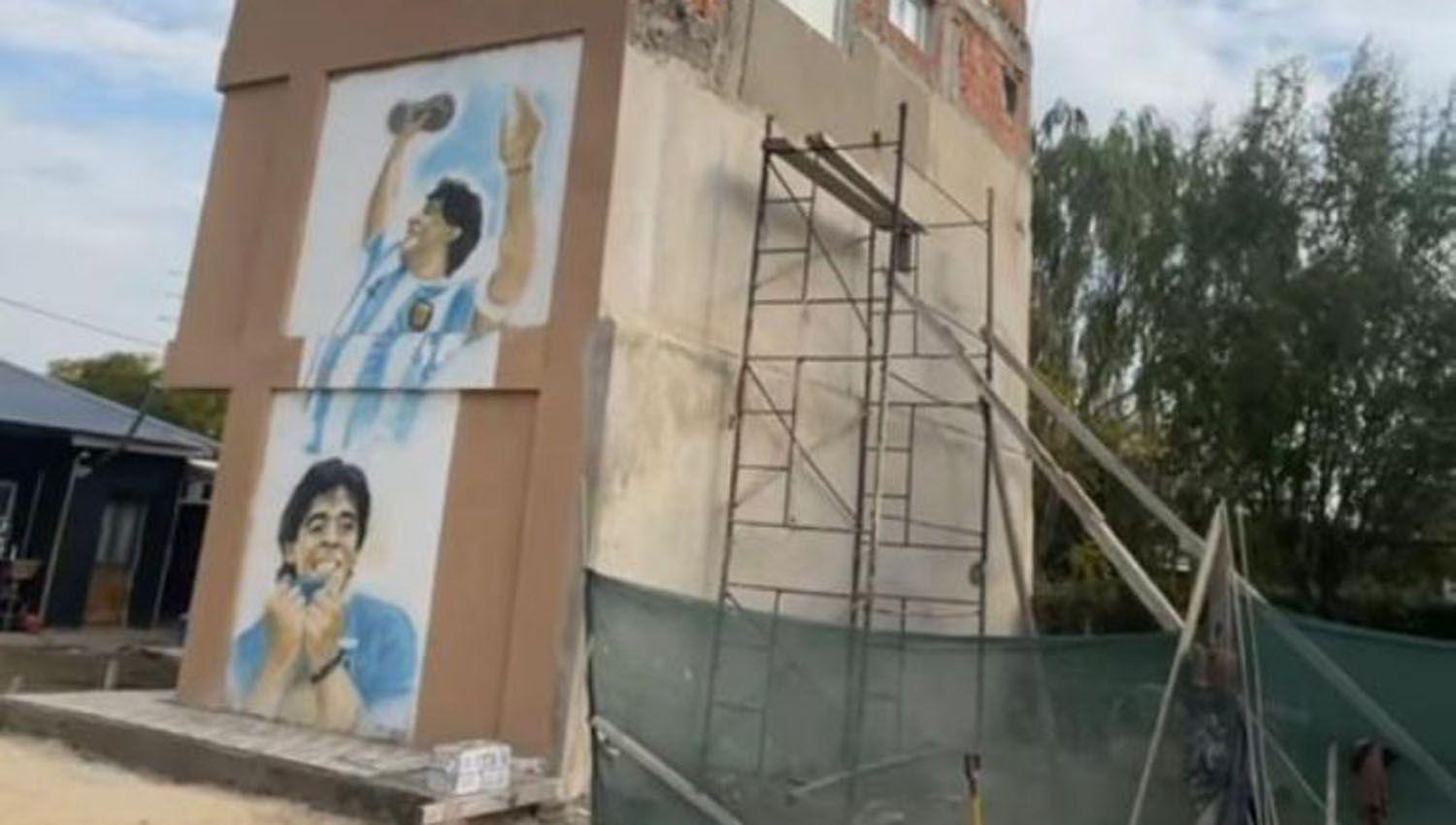 L-Gante dedicoacute un lugar especial para Maradona en su casa