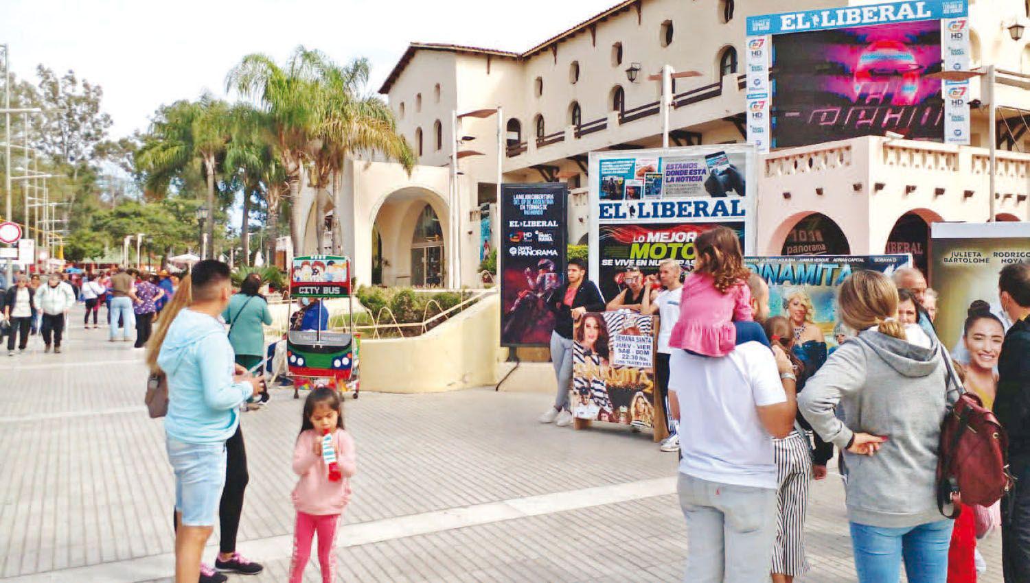 Miles de turistas visitan Las Termas y coinciden en resaltar sus bondades