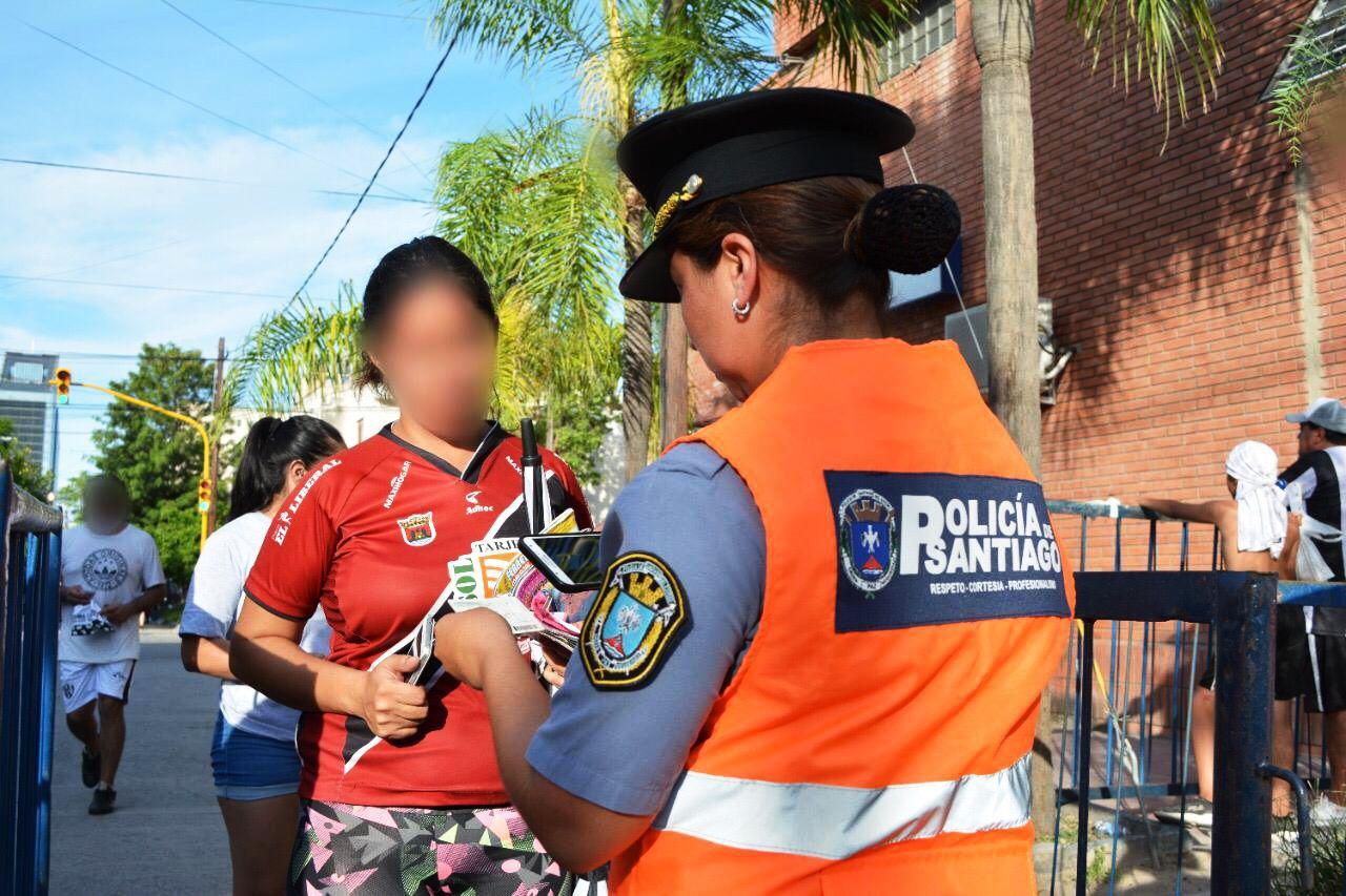 Traacutefico de droga y abuso sexual- los hinchas detenidos antes del partido entre Mitre y Chacarita