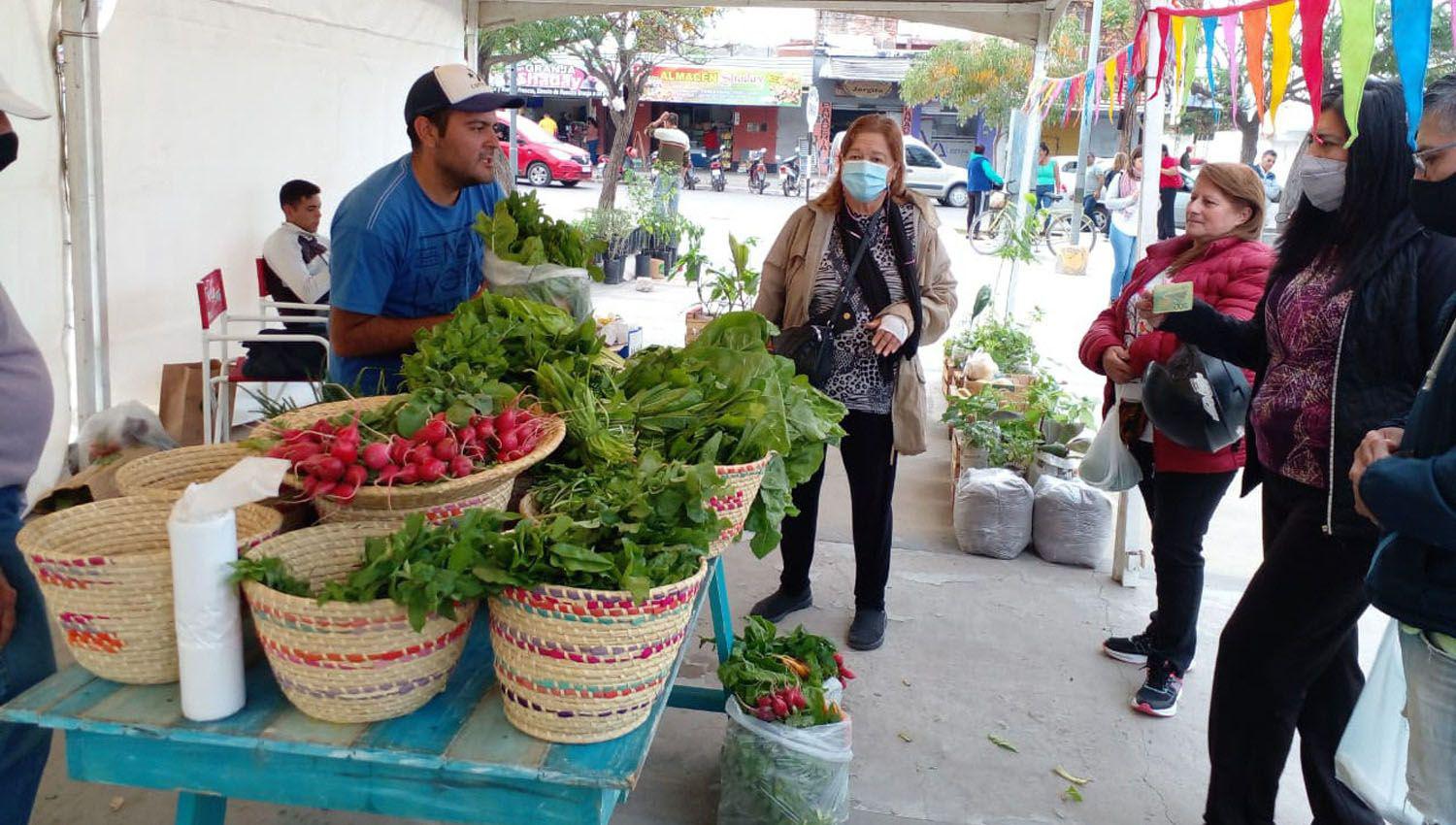 Con total eacutexito se realizoacute una nueva edicioacuten de la Feria Itinerante municipal