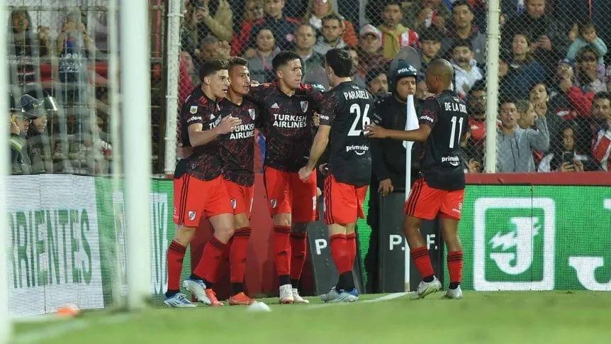 River cortoacute la racha con 5 goles contra Unioacuten de Santa Fe