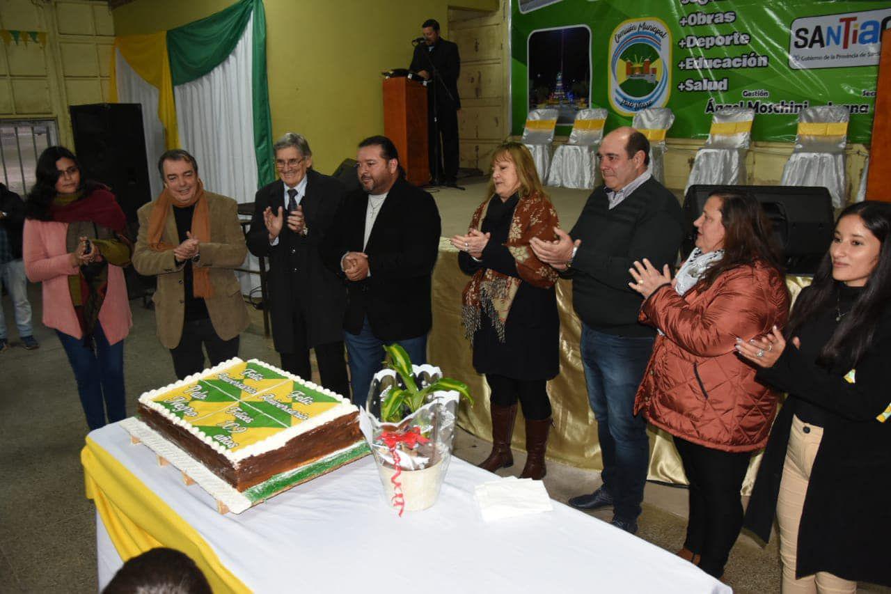 Palo Negro festejoacute sus 109 antildeos con obras para familias locales