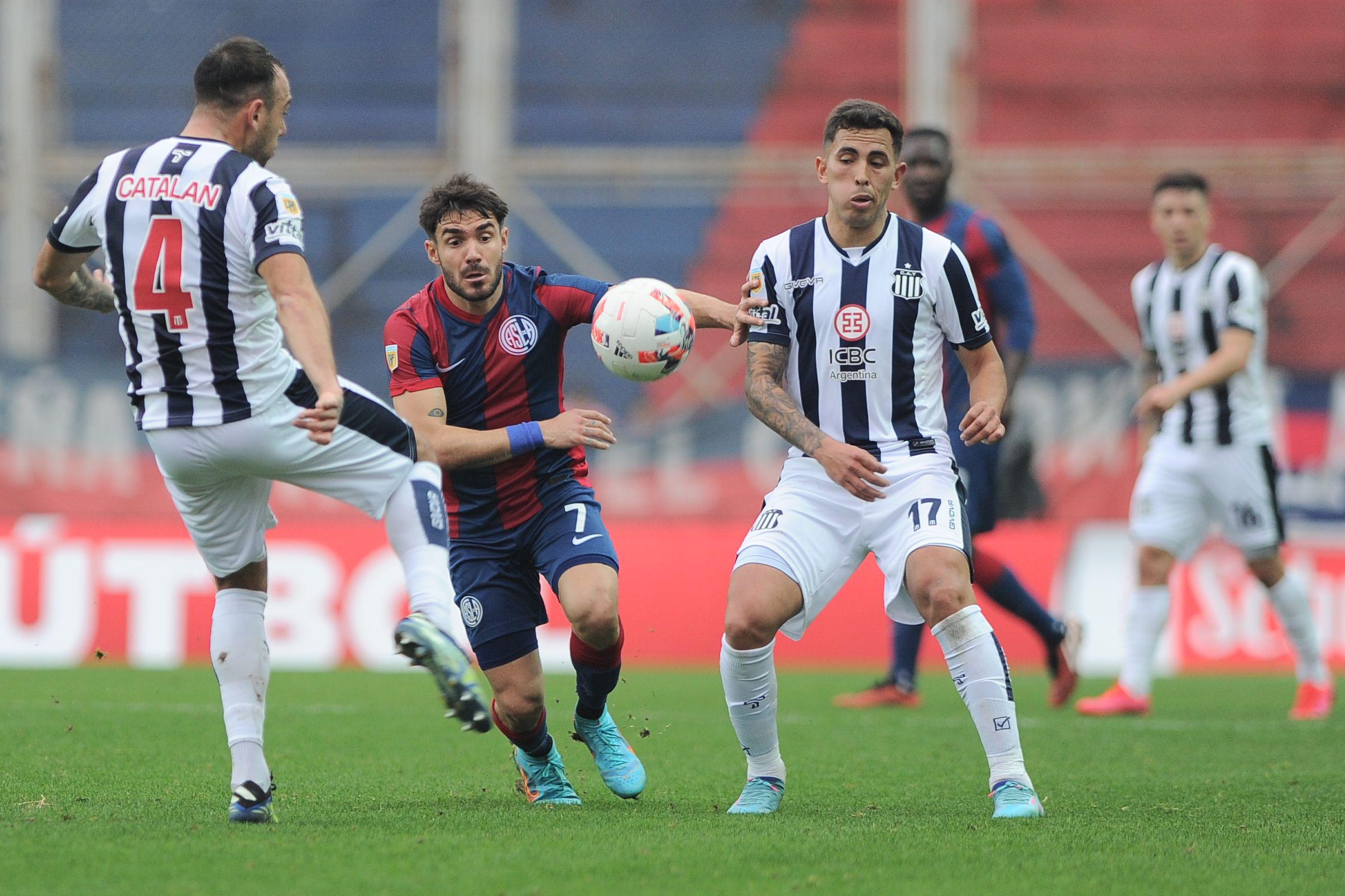 San Lorenzo empatoacute de local con Talleres que teniacutea uno menos