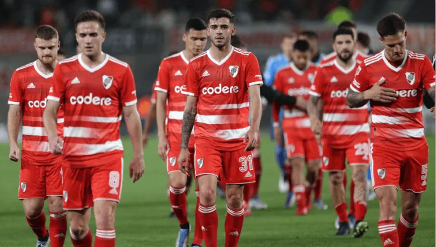 Se cansaron- La gente de River mostroacute su descontento por el momento del equipo