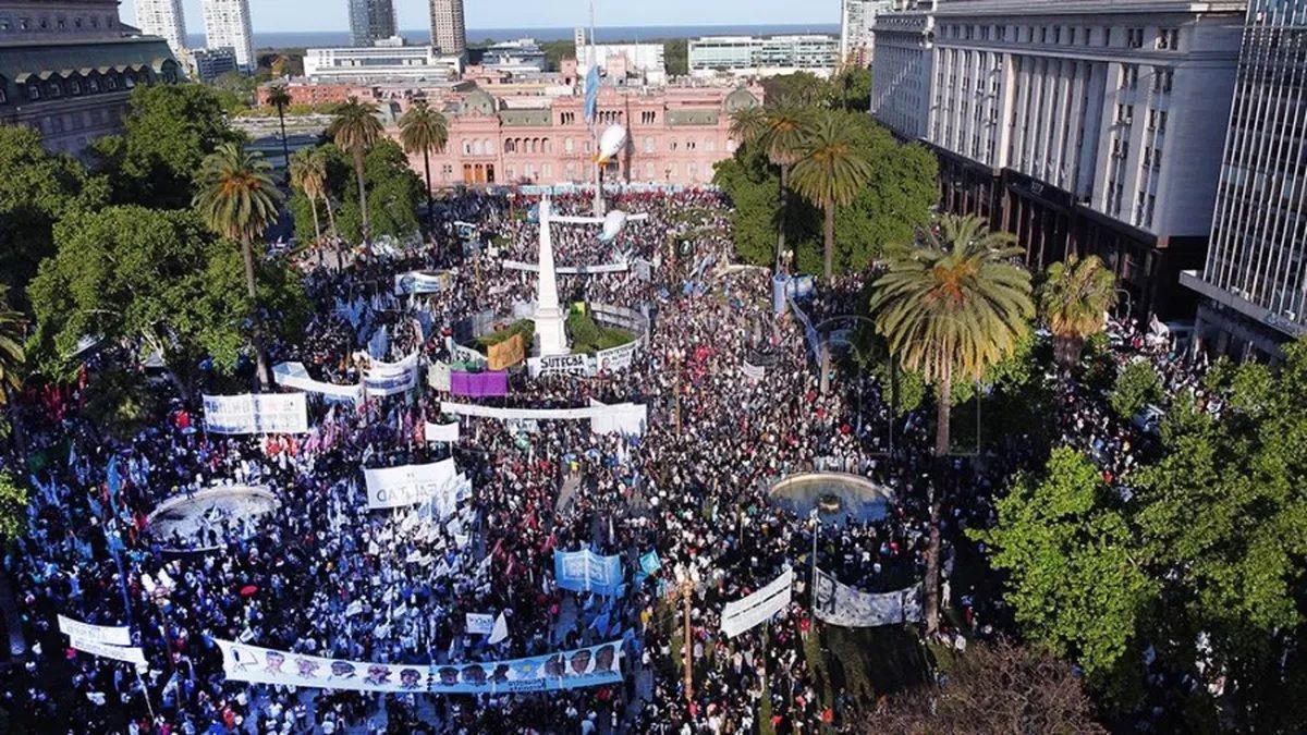 Con sendos actos el peronismo conmemora el Diacutea de la Lealtad