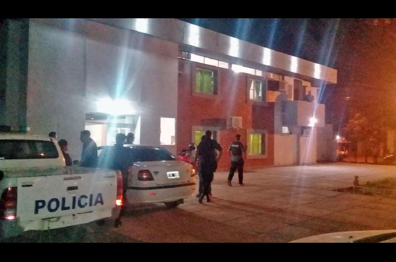 Investigan la muerte de un hombre que ingresoacute praacutecticamente calcinado al hospital y ordenaron la aprehensioacuten de su hijo