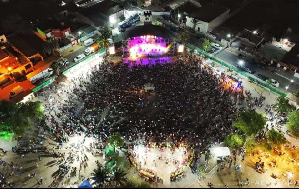 Impresionante  Maacutes de 30000 personas vibraron en el Festival de la Tradicioacuten en Antildeatuya