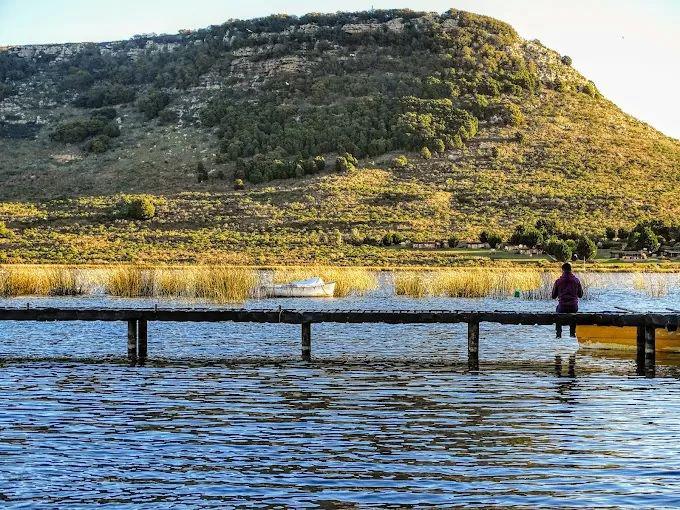 Asiacute es la increiacuteble laguna escondida cerca de Mar del Plata- parece la Patagonia