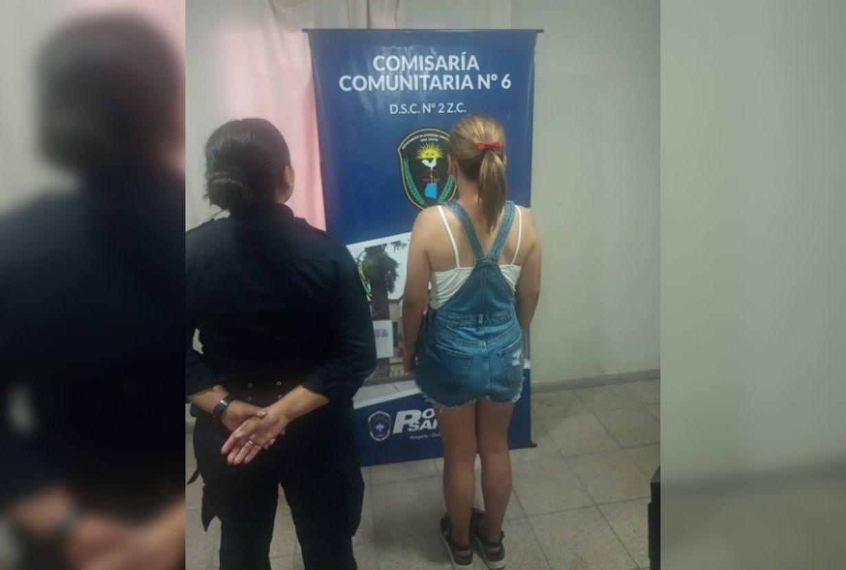 Escondioacute droga dentro de una botella de shampoo e intentoacute pasarle a un detenido